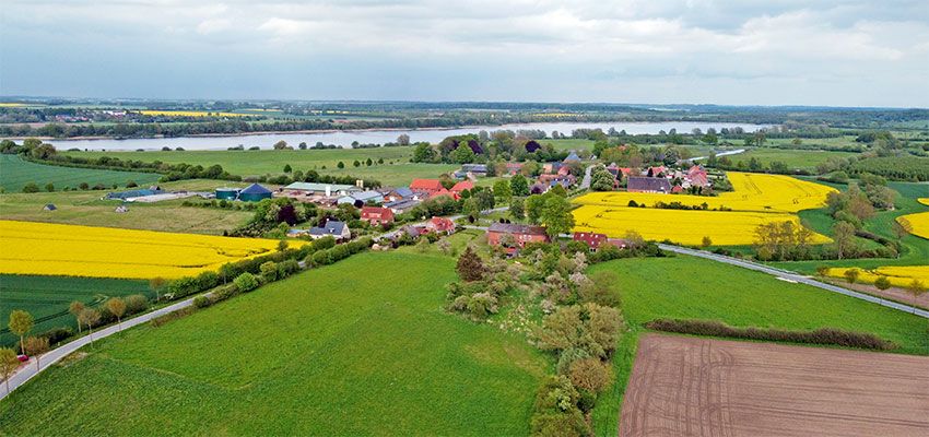 Ortsansicht Mechow Luftbildaufnahme - Bildquelle: M. Baeck, Bäk